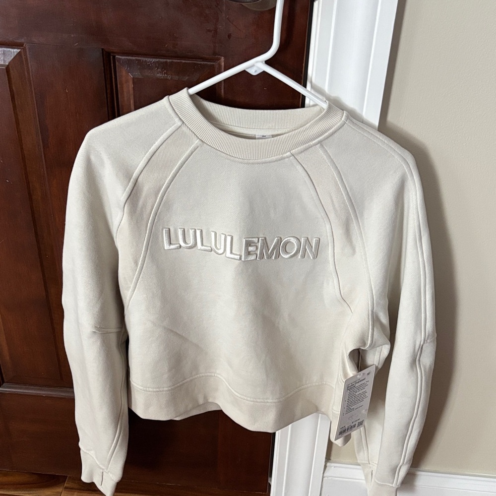 Lululemon Scuba Oversized Crop Cream Sweatshirt. New with Tags Sz XS/S